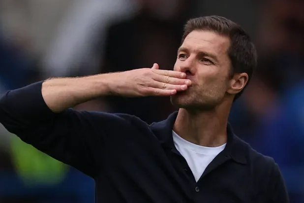 Xabi Alonso on the sidelines during a Chelsea match