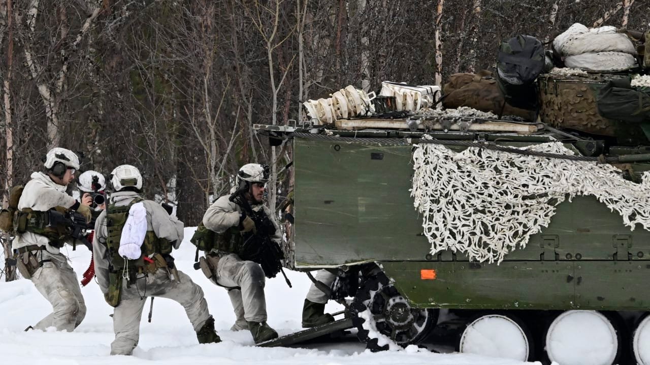 Норвежские военнослужащие на авиабазе Бардуфосс, 13 марта 2026 года.