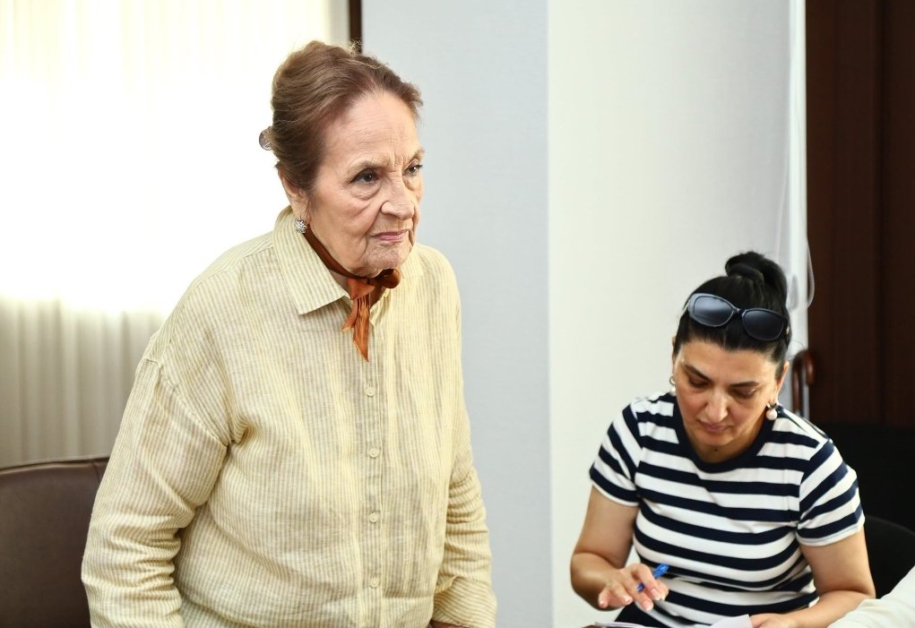 Azərbaycan Kinematoqrafçılar İttifaqının binası və ya kino sahəsini təmsil edən rəmzi görüntü.