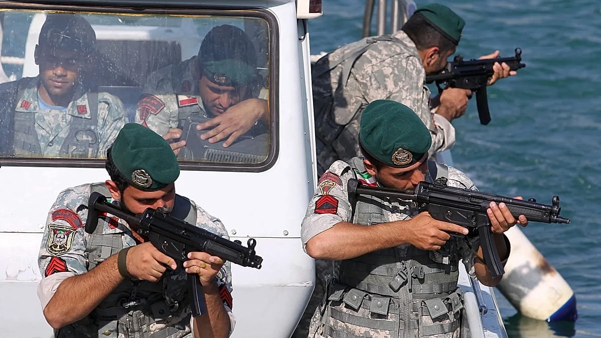Qalibafın neft ixracı ilə bağlı açıqlaması və SEPAH-ın yeni silah nümayişi