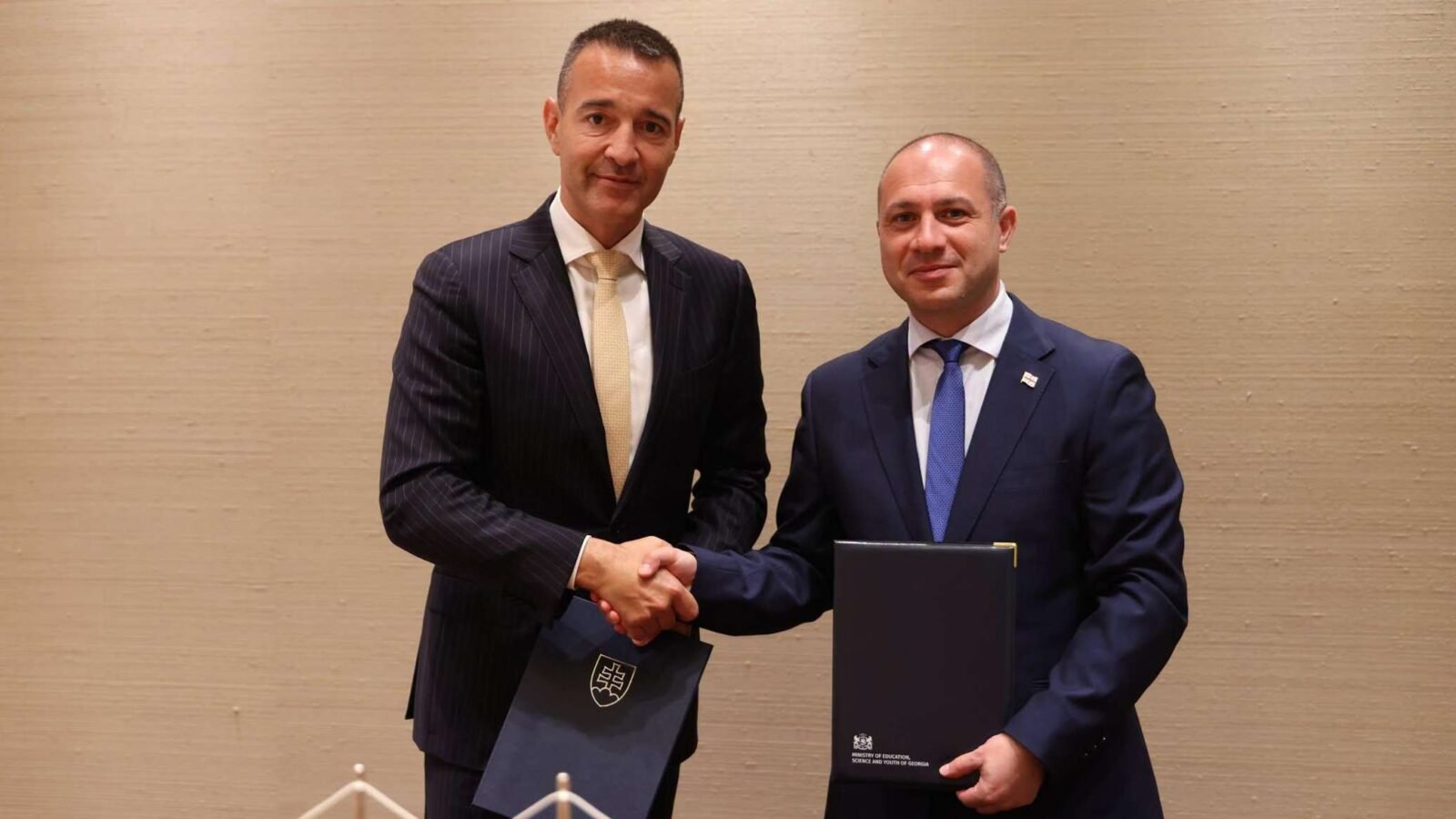 Ministers of Education of Georgia and Slovakia during the signing of the memorandum