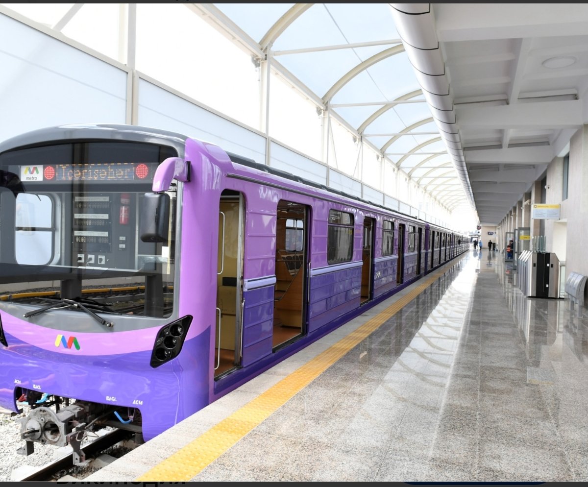 Bakı metropoliteninin yeni stansiyasının girişi