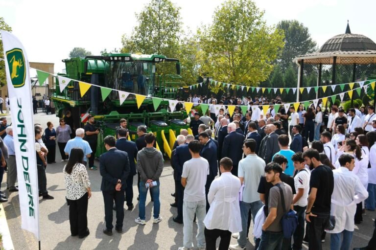 John Deere agricultural technologies presented at ADAU