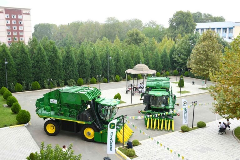 John Deere agricultural technologies presented at ADAU