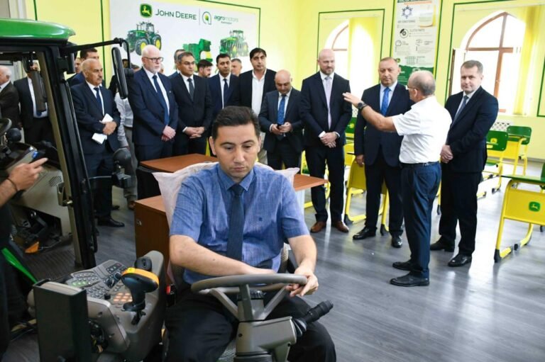 John Deere agricultural technologies presented at ADAU
