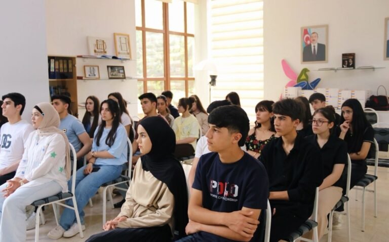 Training on artificial intelligence and digital skills for regional teachers in Hajigabul