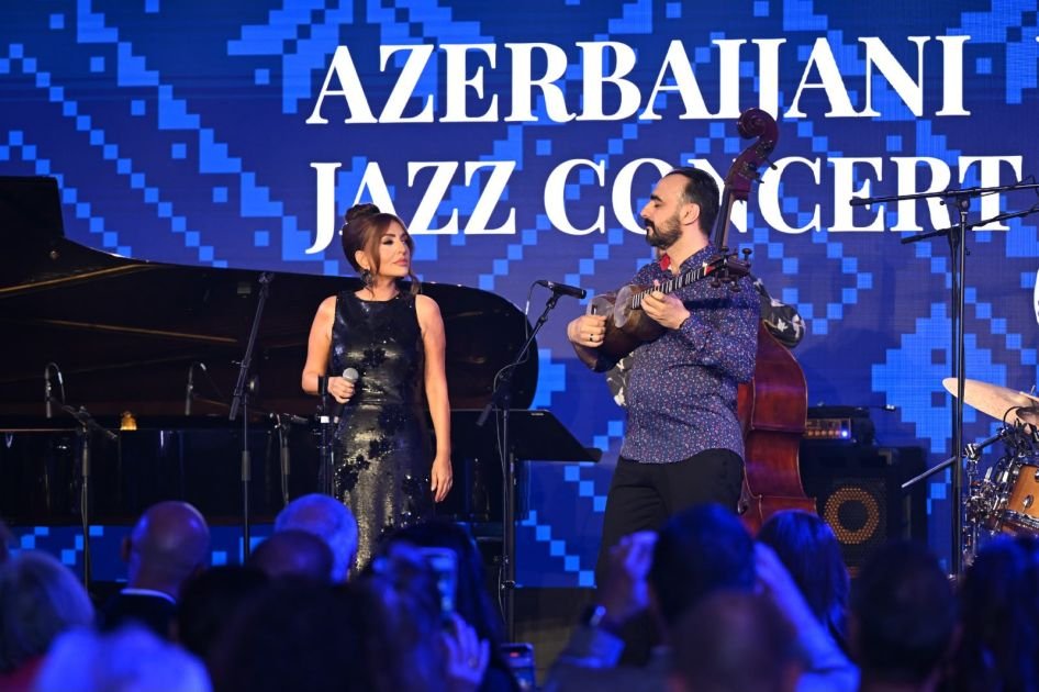 Jazz trio performing on the stage of Auditorium Stravinski concert hall