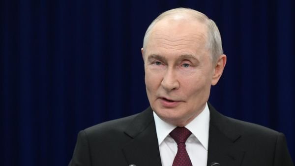 Владимир Путин во время пресс-конференции