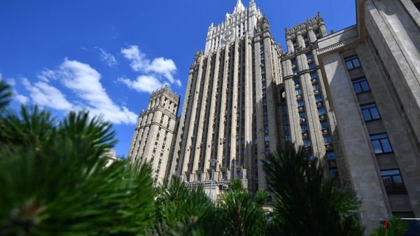 Ship with 20 Russians Detained in India, Russian Foreign Ministry Says