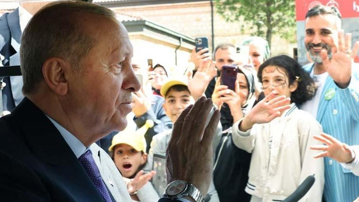 President Erdogan visits AileFest festival
