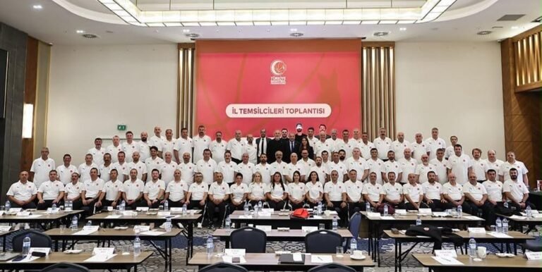 Cemil Bizim, Hatay Basketball Provincial Representative, at the TBF Provincial Representatives Meeting in Ankara