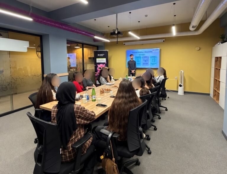 Formerly incarcerated women taking part in a digital skills training programme
