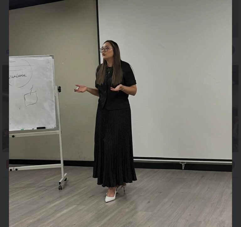 Bakıda gənclər üçün “Özgüvən” mövzusunda interaktiv təlim keçirilib