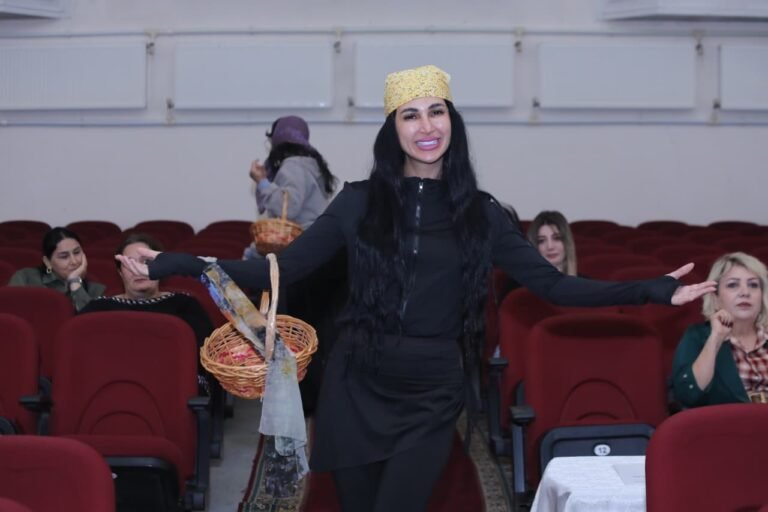 Lənkəran teatrında “Çinarənin elçiləri” tamaşasının məşqləri davam edir