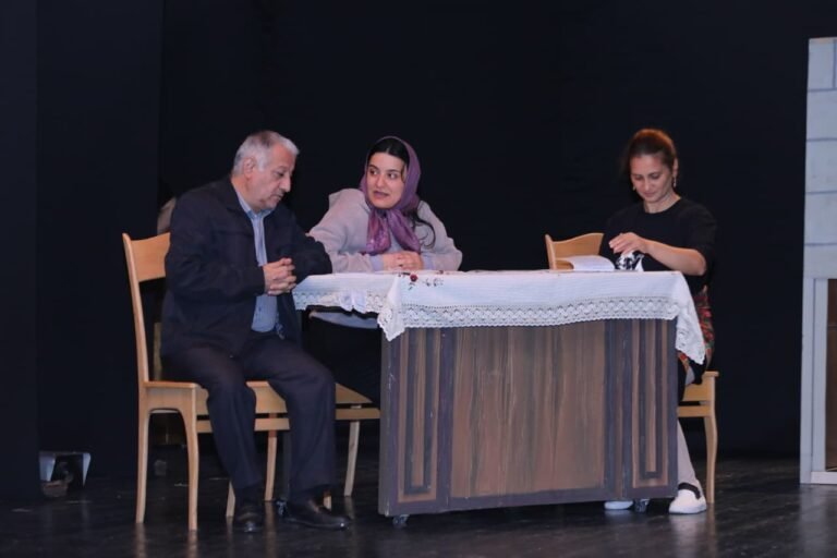 Lənkəran teatrında “Çinarənin elçiləri” tamaşasının məşqləri davam edir