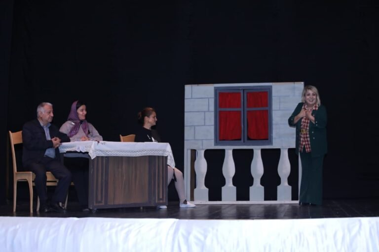 Lənkəran teatrında “Çinarənin elçiləri” tamaşasının məşqləri davam edir