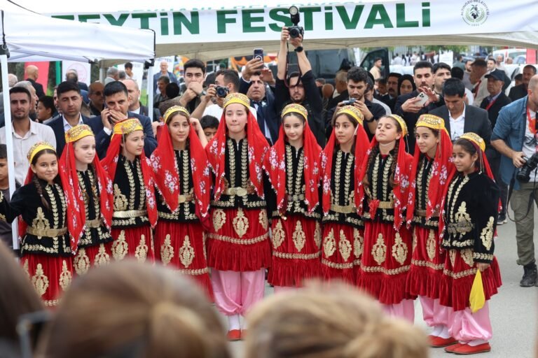 Zeytun, Olive Oil and Gastronomy Festival Opens in Türkiye with Great Enthusiasm