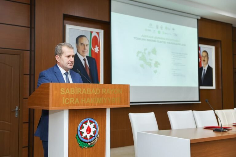 В Сабирабаде прошли панельная дискуссия и ярмарка семян по механизмам господдержки в аграрном секторе