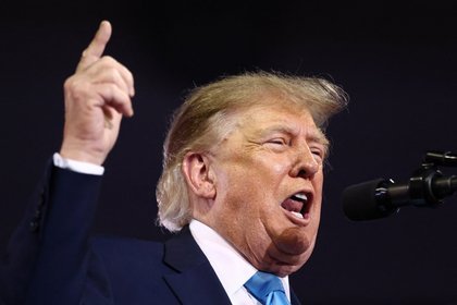 Трамп раскритиковал Байдена за передачу Украине большого количества оружия